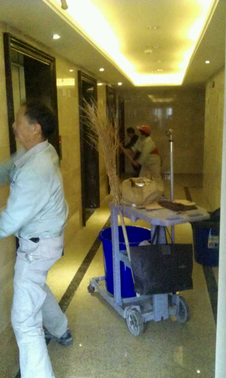 廈門(mén)孔雀河保潔公司講解開(kāi)荒保潔及技巧