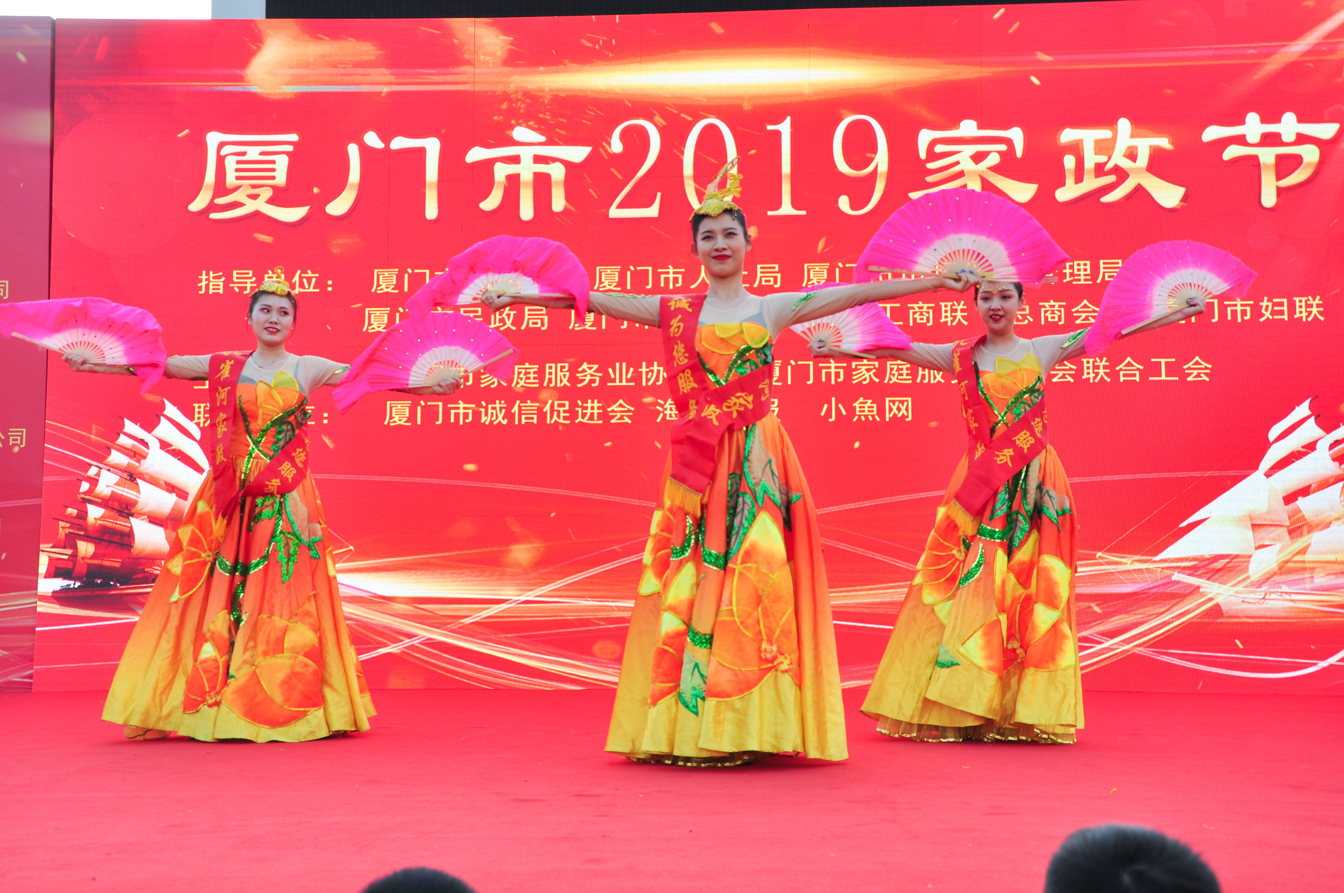 �g��Ц�Z��һ�ã�ʮ�˰���ˇ�R�ψ�������ȸ�������B�T�е����ü�����(ji��)